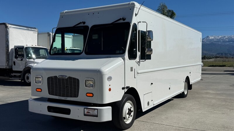 2017 Freightliner MT45 22FT Walk-in Van  STEP VAN