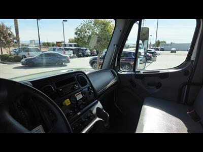 2020 Freightliner M2 REEFER  106 - Photo 8 - San Jacinto, CA 92583