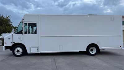 2017 Freightliner MT45 Walk-in Van  STEP VAN - Photo 2 - San Jacinto, CA 92583