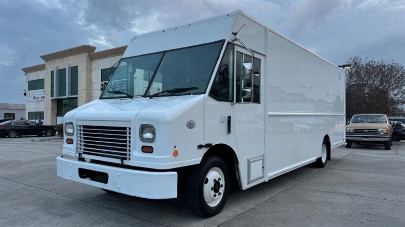 2017 Freightliner MT45 Walk-in Van  STEP VAN