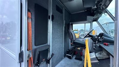2017 Freightliner MT45 Walk-in Van  STEP VAN - Photo 22 - San Jacinto, CA 92583