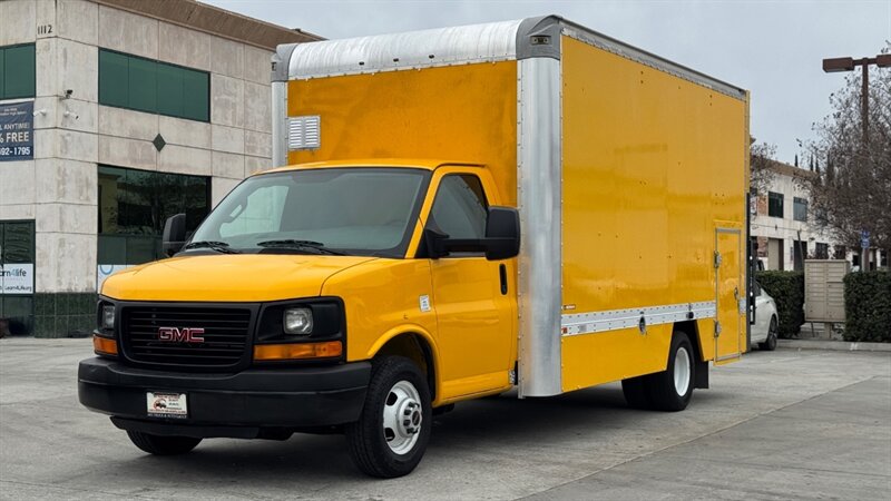 2016 GMC Savana Commercial Cutaway Van Cab-Chassis 2D  