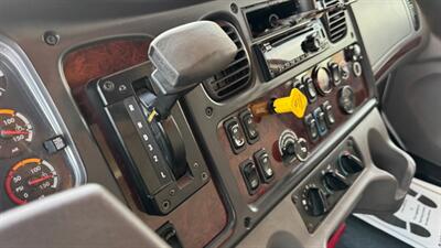 2019 Freightliner M2 103  24 ft BOX TRUCK - Photo 8 - San Jacinto, CA 92583