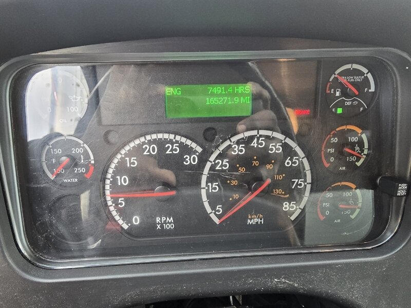 2019 Freightliner M2 103  24 ft BOX TRUCK