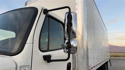 2019 Freightliner M2 103  24 ft BOX TRUCK - Photo 21 - San Jacinto, CA 92583
