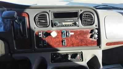 2017 Freightliner M2 106  26 ft BOX TRUCK - Photo 5 - San Jacinto, CA 92583