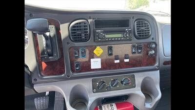 2015 Freightliner M2 106   - Photo 17 - San Jacinto, CA 92583