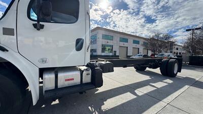 2015 Freightliner M2 CAB AND CHASSIS  HIDRAULIC BRAKES - Photo 17 - San Jacinto, CA 92583