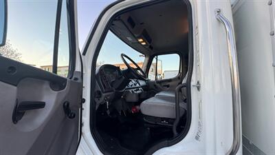 2020 Freightliner M2 106  26 ft BOX TRUCK - Photo 2 - San Jacinto, CA 92583