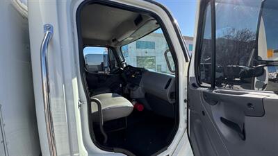 2016 Freightliner M2 106 26 ft BOX TRUCK - Photo 20 - San Jacinto, CA 92583