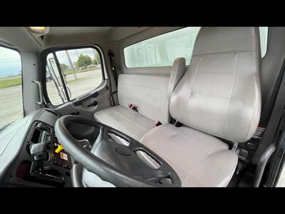 2015 Freightliner M2 106  Cargo Box - Photo 24 - San Jacinto, CA 92583