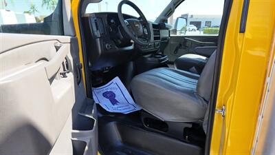 2016 GMC Savana 3500  MECHANICS SERVICE VAN - Photo 2 - San Jacinto, CA 92583