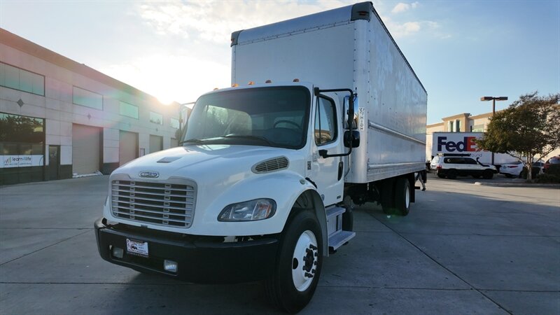 2012 Freightliner M2 106  26 ft BOX TRUCK