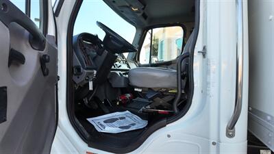 2012 Freightliner M2 106  26 ft BOX TRUCK - Photo 13 - San Jacinto, CA 92583