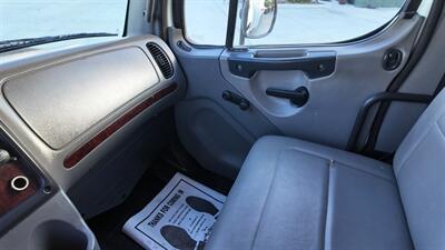 2012 Freightliner M2 106  26 ft BOX TRUCK - Photo 6 - San Jacinto, CA 92583