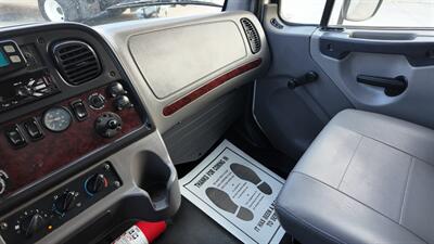 2021 Freightliner M2 106  26 ft BOX TRUCK - Photo 6 - San Jacinto, CA 92583