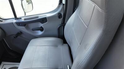 2021 Freightliner M2 106  26 ft BOX TRUCK - Photo 5 - San Jacinto, CA 92583