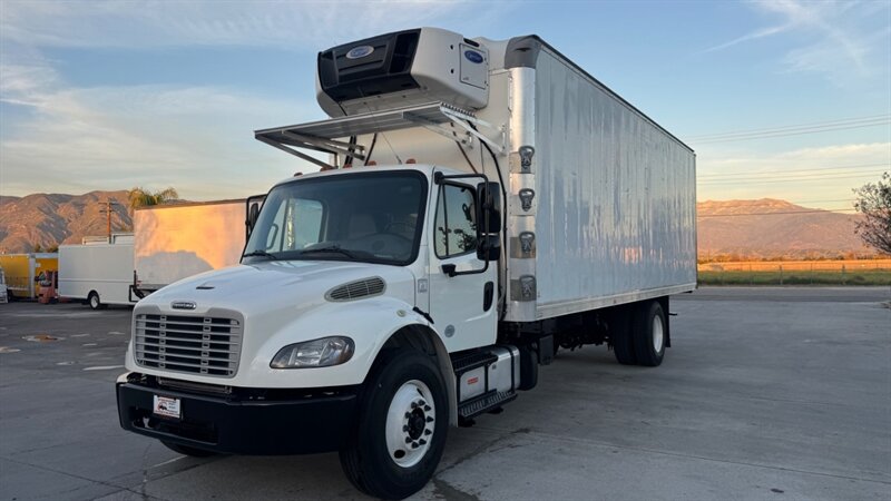 2019 Freightliner M2 106  26 ft REEFER BOX TRUCK