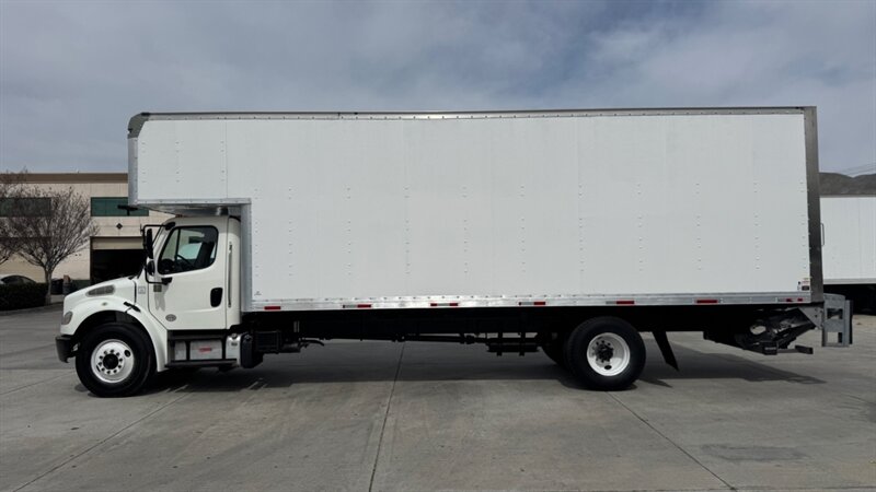 2019 Freightliner M2 106  26 MOVING BOX TRUCK