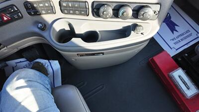 2015 Freightliner CASCADIA CA125DC  12.8L I6 CRDI Diesel - Photo 10 - San Jacinto, CA 92583