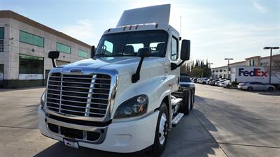 2015 Freightliner CASCADIA CA125DC  12.8L I6 CRDI Diesel - Photo 1 - San Jacinto, CA 92583