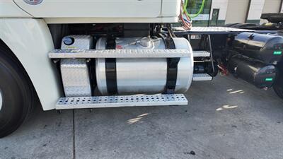 2015 Freightliner CASCADIA CA125DC  12.8L I6 CRDI Diesel - Photo 19 - San Jacinto, CA 92583