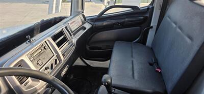 2011 Hino 268 CAB & CHASSIS HYDRAULIC BRAKES - Photo 2 - San Jacinto, CA 92583