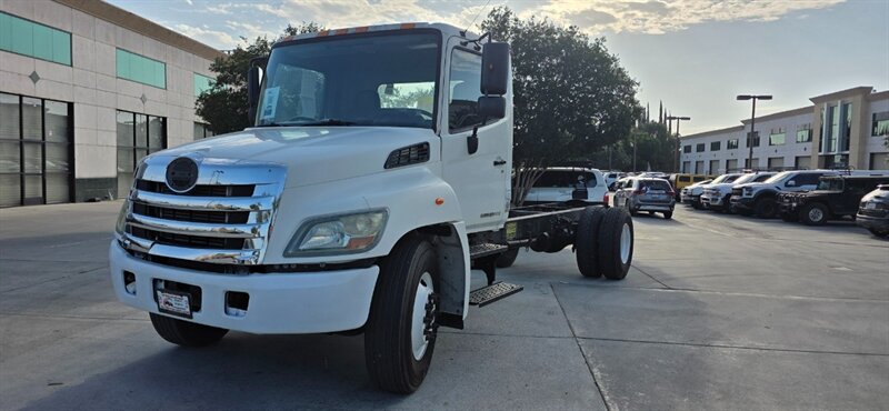 2011 Hino 268 CAB & CHASSIS  HYDRAULIC BRAKES - Photo 1 - San Jacinto, CA 92583