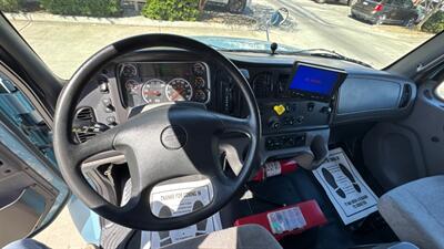 2019 Freightliner M2 106 28 ft BOX TRUCK - Photo 10 - San Jacinto, CA 92583