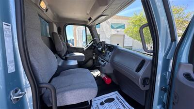 2019 Freightliner M2 106 28 ft BOX TRUCK - Photo 25 - San Jacinto, CA 92583