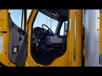 2016 Freightliner M2 106   - Photo 5 - San Jacinto, CA 92583