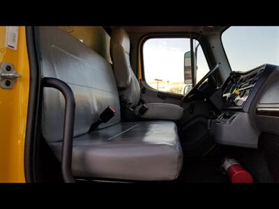 2016 Freightliner M2 106   - Photo 33 - San Jacinto, CA 92583