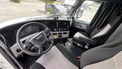 2020 Freightliner NEW CASCADIA  126 " BBC - Photo 5 - San Jacinto, CA 92583