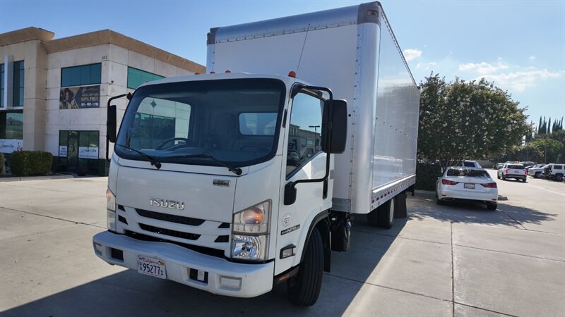 2017 Isuzu NPRXD 20 FT  BOX TRUCK