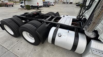 2012 Freightliner CASCADIA Semi-Trailer Truck  DAY CAB - Photo 17 - San Jacinto, CA 92583