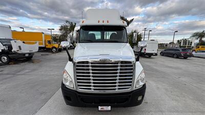 2012 Freightliner CASCADIA Semi-Trailer Truck  DAY CAB - Photo 19 - San Jacinto, CA 92583