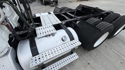 2012 Freightliner CASCADIA Semi-Trailer Truck  DAY CAB - Photo 13 - San Jacinto, CA 92583