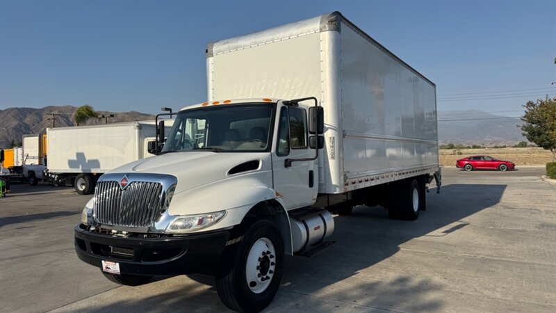 2019 International 4300  26 ft BOX TRUCK - Photo 1 - San Jacinto, CA 92583