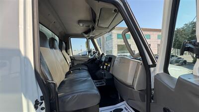 2019 International 4300  26 ft BOX TRUCK - Photo 21 - San Jacinto, CA 92583