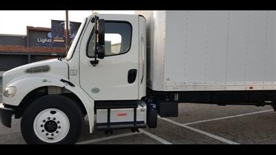 2017 Freightliner M2 106   - Photo 2 - San Jacinto, CA 92583