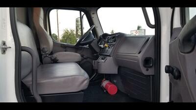 2017 Freightliner M2 106   - Photo 23 - San Jacinto, CA 92583