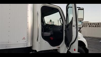 2017 Freightliner M2 106   - Photo 22 - San Jacinto, CA 92583