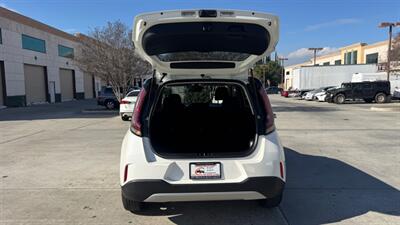 2025 Kia Soul LX   - Photo 11 - San Jacinto, CA 92583