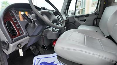 2018 Freightliner M2 106  26 ft BOX TRUCK - Photo 12 - San Jacinto, CA 92583