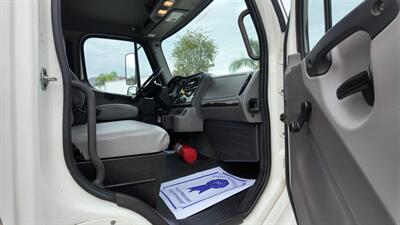 2018 Freightliner M2 106  26 ft BOX TRUCK - Photo 28 - San Jacinto, CA 92583