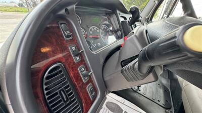 2019 Freightliner M2 106  26 ft BOX TRUCK - Photo 7 - San Jacinto, CA 92583