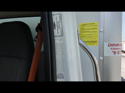 2013 Freightliner M2 106  BOX TRUCK MANUAL TRANSMISSION - Photo 14 - San Jacinto, CA 92583