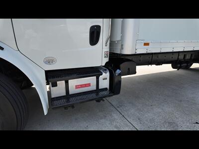 2013 Freightliner M2 106  BOX TRUCK MANUAL TRANSMISSION - Photo 3 - San Jacinto, CA 92583