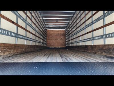 2013 Freightliner M2 106  BOX TRUCK MANUAL TRANSMISSION - Photo 18 - San Jacinto, CA 92583