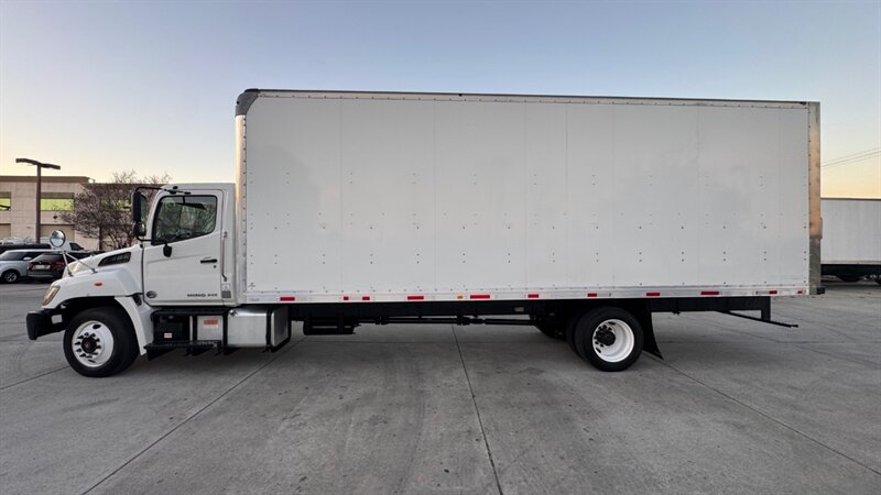 2019 &laquo;make&raquo; HINO 268  26 FT BOX TRUCK
